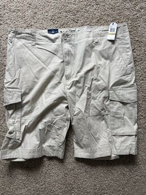 NWT Nautica Men's Light Beige Cargo Shorts